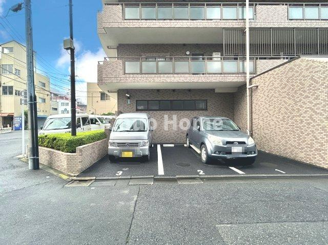 モリス四つ木の駐車場|【敷地内駐車場】最新の空き状況や費用などの詳細は担当スタッフまでお問い合わせください。