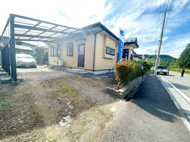 八戸市是川2丁目の駐車場