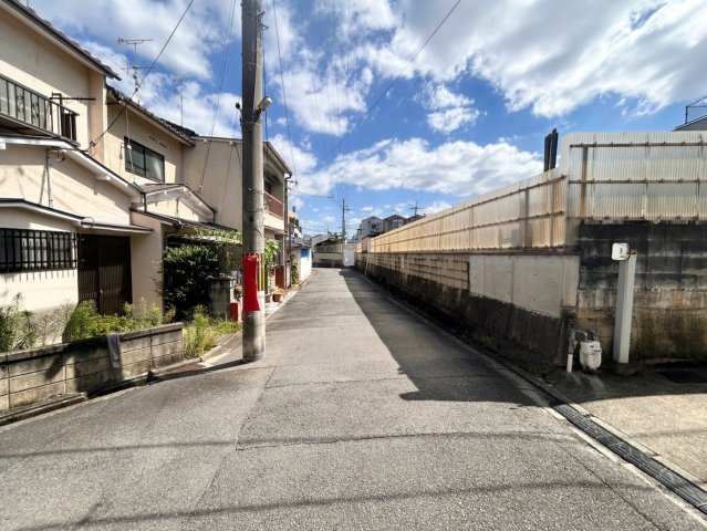 花園扇野町　建築条件付き土地の前面道路含む現地写真