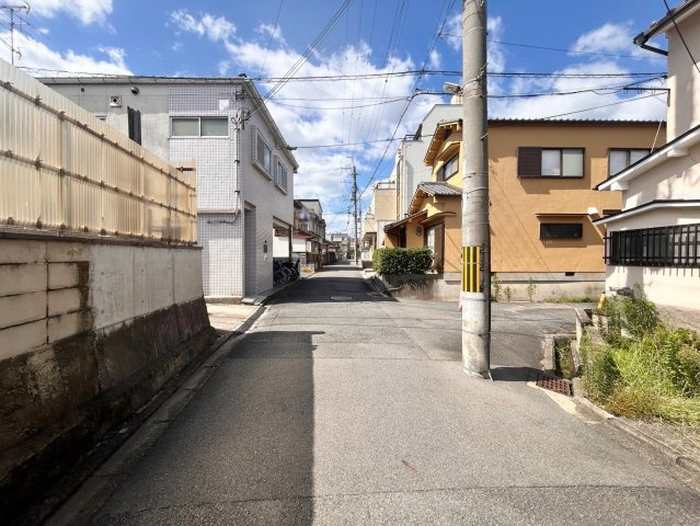 花園扇野町　建築条件付き土地の前面道路含む現地写真