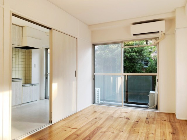 東山マンションの寝室