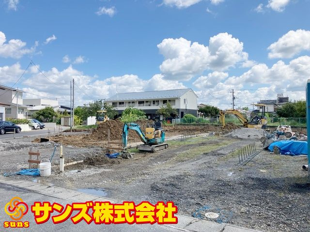郡山市安積荒井本町　　　１号棟　　　安積第１小学校、安積中学区　の外観|西側から見た駐車場を含む外観♪