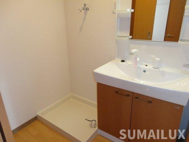 熊本市南区良町３丁目のアパートの独立洗面台