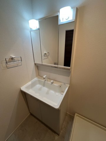 ソレーユ山手ヘーベルメゾンの洗面所