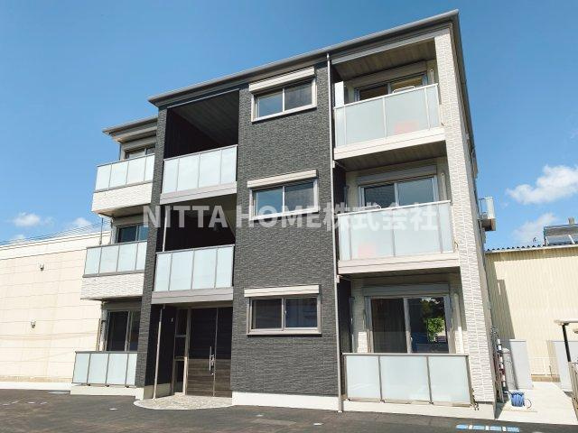 シャーメゾン　パークヒルズⅢのエントランス|３階建てのマンション☆防犯カメラ設置しています！