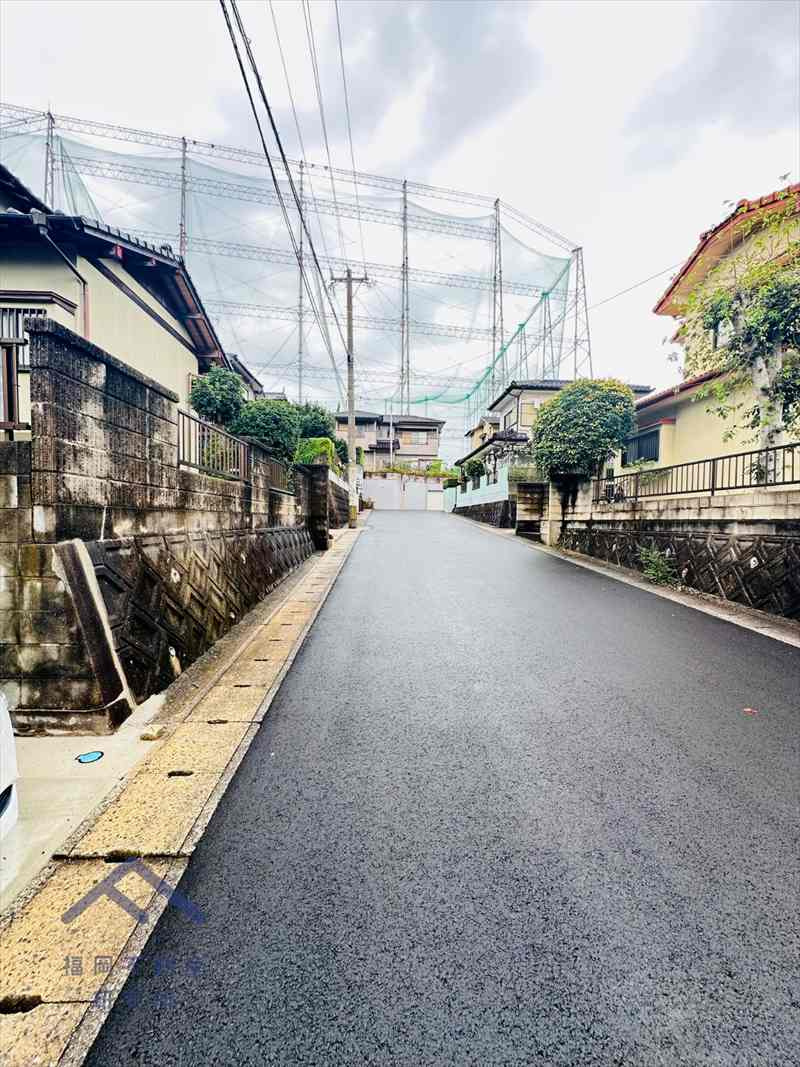 糟屋郡新宮町大字原上　戸建ての前面道路含む現地写真