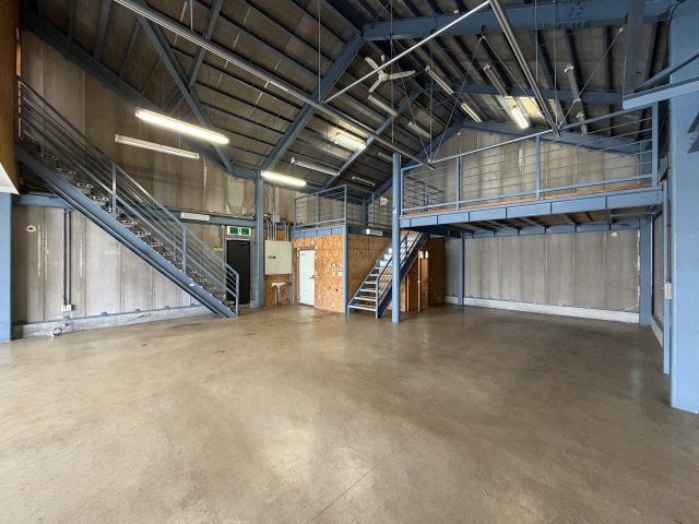 高塚町4365-2　貸店舗の内装