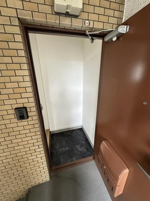 二葉コーポラスの玄関