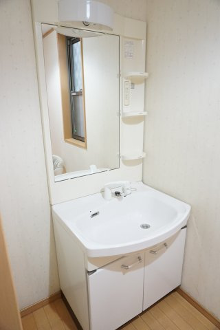 中古戸建　大東市深野5丁目（平成20年築）の独立洗面台