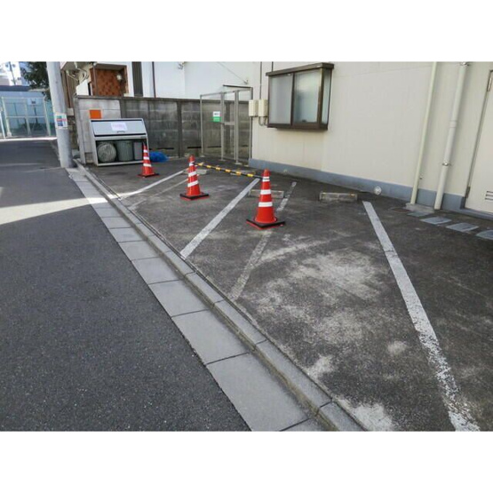【駐車場】