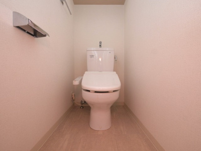 【トイレ】 | LUMINOUS桜川 | 落ち着いた色調のトイレです