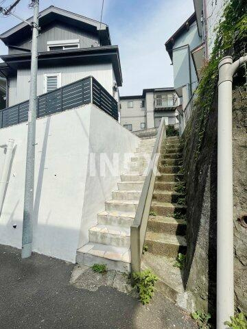アルジェネーロ三ツ沢のエントランス|清潔なエントランスです
