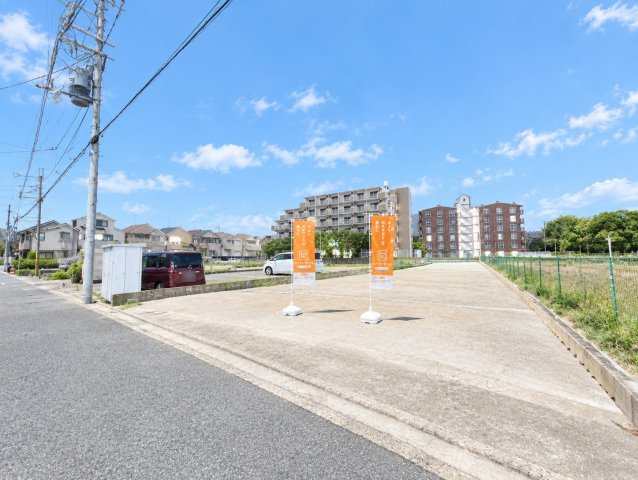 尼崎市田能5丁目建築条件無し土地の外観|南側道路に約10.9ｍ接道した、開放感のある立地になります。