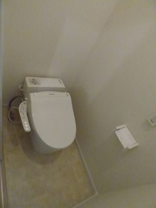 SK柏のトイレ|落ち着いた色調のトイレです