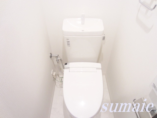 ユリカロゼ飛鳥山公園のトイレ|温水洗浄機能付きトイレです