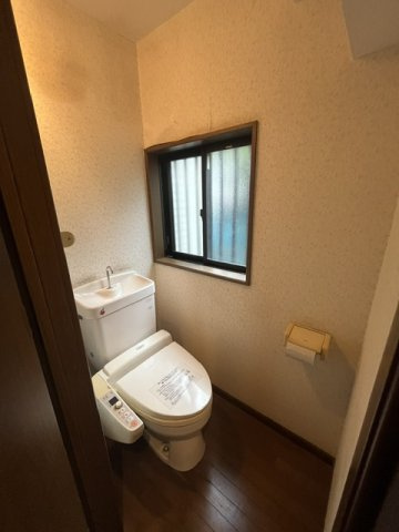 【中古】ふじみ野市丸山中古住宅のトイレ