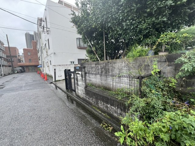 【中古】ふじみ野市丸山中古住宅の前面道路含む現地写真