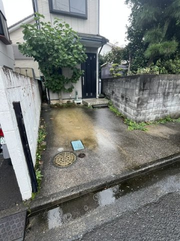 【中古】ふじみ野市丸山中古住宅の駐車場