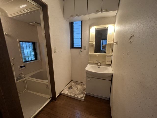 【中古】ふじみ野市丸山中古住宅の独立洗面台