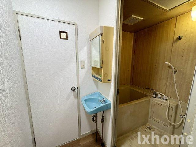 摂津第5マンションの洗面所|使いやすい洗面所です