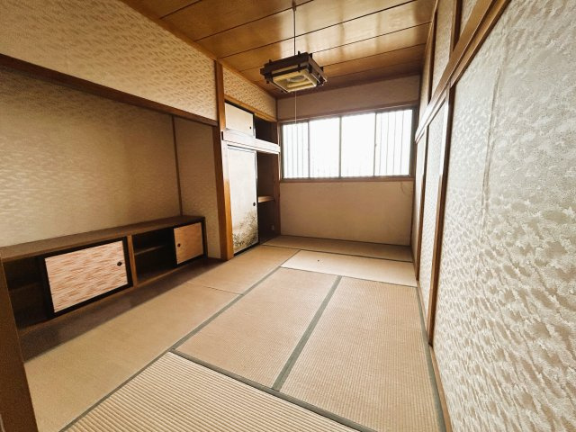 ～敷地1062坪・建物9LDK。意匠を継承する重厚な邸宅～宮城県大崎市鹿島台平渡の和室|和室ならではの温かな和の空間で寛ぎの時間を過ごせます