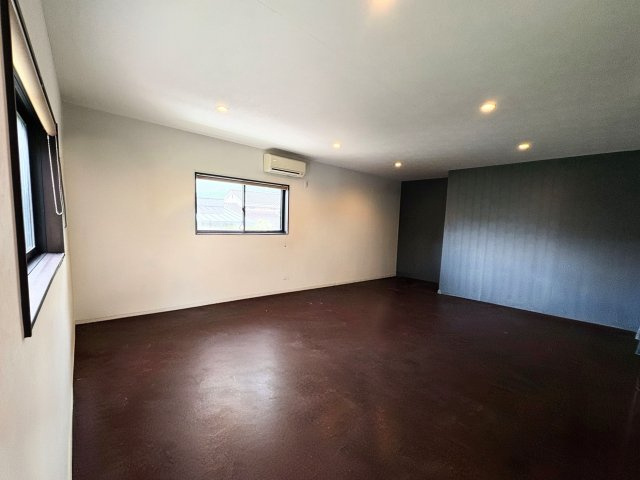 【洋室】 | 那珂川市大字別所中古戸建 | 20帖の洋室です。