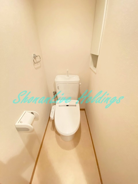 茅ヶ崎市十間坂２丁目の賃貸マンションのトイレ|清潔感のあるトイレです