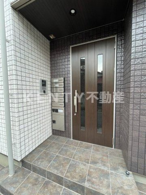 【エントランス】 | メゾン　レユシール | 清潔なエントランスです