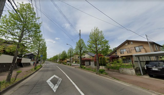 青葉区赤坂1丁目戸建の前面道路含む現地写真