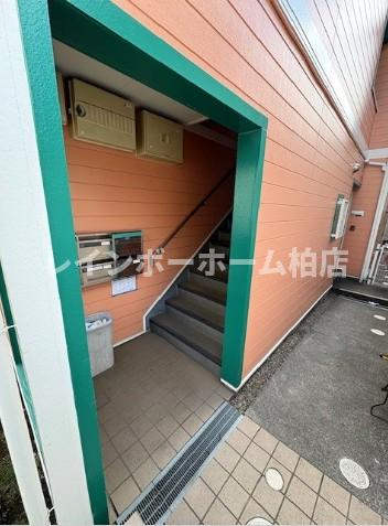特典：仲介手数料が無料です!!のエントランス|落ち着いたエントランスです