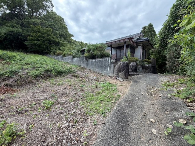 大牟田市大字倉永　中古一戸建ての前面道路含む現地写真