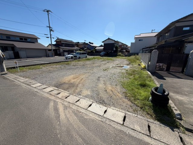 丸亀市土器町西８丁目　売り土地約100坪の外観|敷地の広さは約１００坪。奥行きが長い形状でゆったりと活用できます。