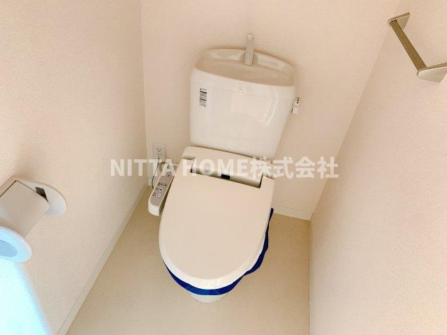 ファミールアダチⅠのトイレ|暖房洗浄機能付きトイレです☆彡