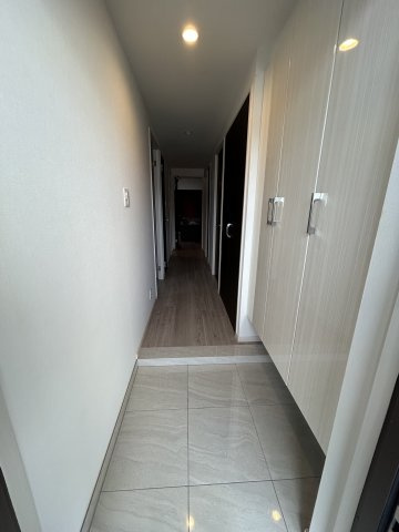 クエストコート長府紺屋町ガーデンテラスの玄関