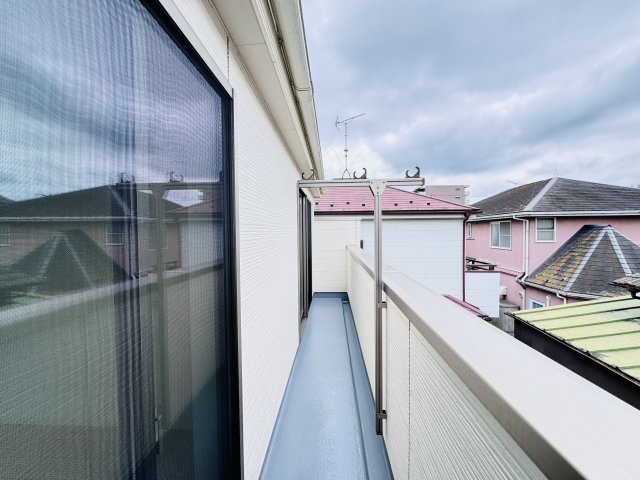 松戸市六実３丁目中古戸建【六実第二小学校：7分】のバルコニー|南向きワイドバルコニー・日当たり良好♪