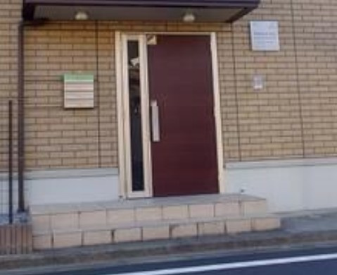 メゾンアイリスのエントランス