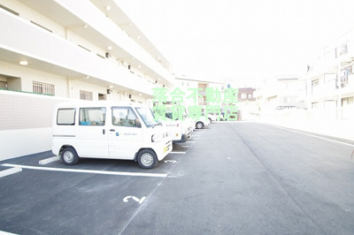 【駐車場】 | ベル ソラーナ | 敷地内駐車場完備