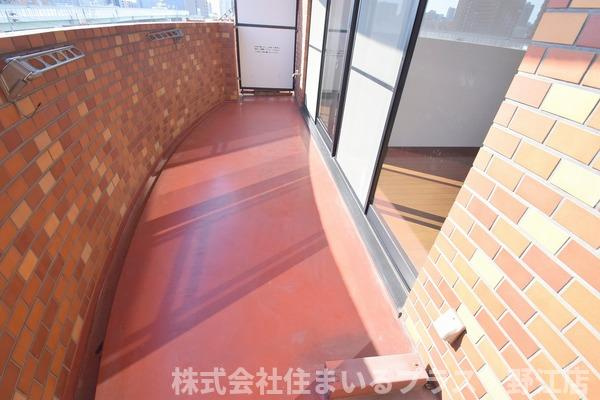 ロイヤルコート生江のバルコニー