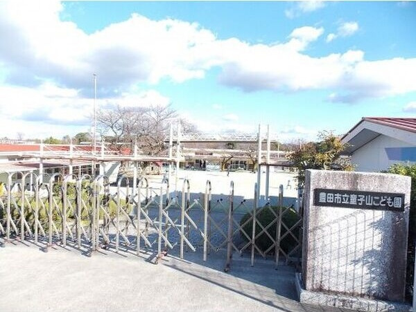 サンピラーSUZUKIの周辺