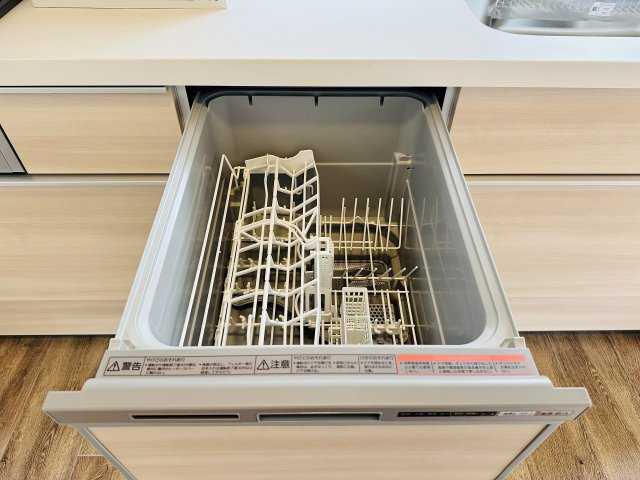 八王子市　横川町　中古戸建てのキッチン|～食洗機付き　食事後の食器洗いはお任せ、家族でゆっくりとくつろげます～