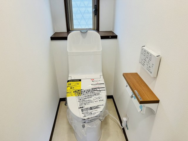 八王子市　横川町　中古戸建てのトイレ|～新規交換済、暖房温水洗浄機能付きトイレ　冬場は特に嬉しい機能ですね～