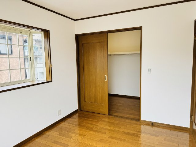 八王子市　横川町　中古戸建ての収納|～ウォークインクローゼットでお荷物がスッキリ収まります～