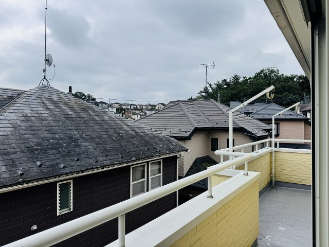 八王子市　横川町　中古戸建てのバルコニー|～南東向きで陽当たりの良いバルコニー　洗濯物がよく乾きそうです～