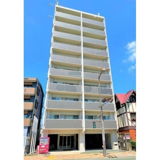 QueenRich新屋敷の外観