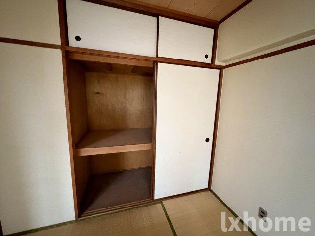 摂津第5マンションの収納|こまごまとしたものを収納できそうですね