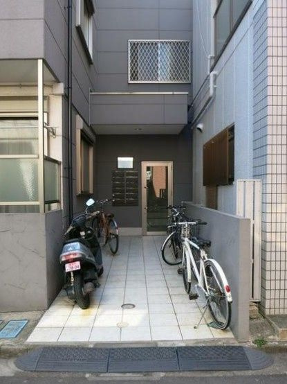 エクサル向島のエントランス