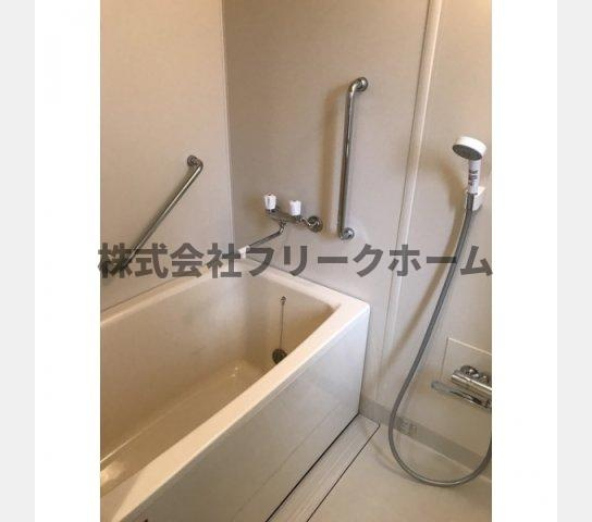 三鷹市下連雀４丁目の賃貸マンションの浴室