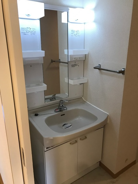 コーポレート小金井梶野通り7号棟の洗面所|※参考　同仕様のお部屋の写真です