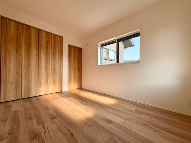「家中スッキリ整う住まい」高知市東石立町2号地　新築一戸建ての洋室|シンプルで使いやすい洋室。どんなインテリアにも馴染みます。
