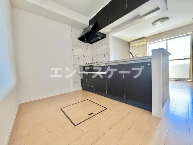 エストレインのキッチン|１階は床下収納があります
高崎、前橋のお部屋探しはエンドスケープまで！お客様の理想お聞かせ下さい♪